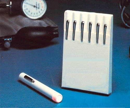 Complete Medical Diagnostics Z I International Penlight Disposable Bx/6